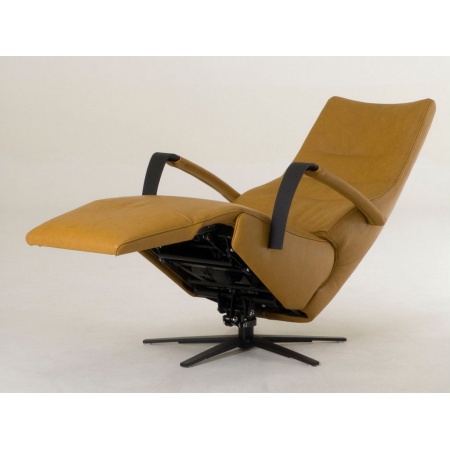 dokkum_relaxfauteuil_-_oudenrijn_meubel_-_tw-143_-_07